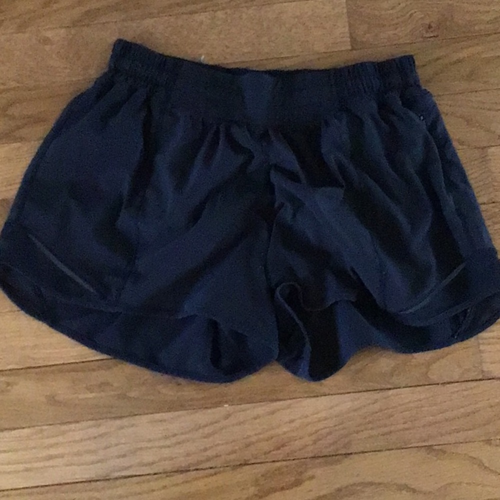 Lululemon Hotty Hot High-Rise Lined Short 4" Size 8